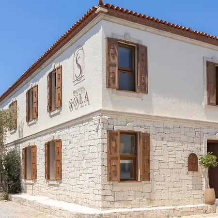 House Sola فندق *
